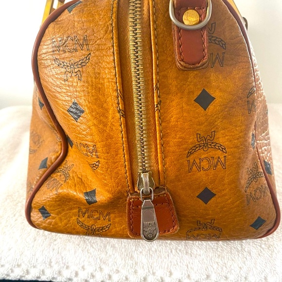 SOLD 7/26/2025 Authentic MCM Vintage Cognac Visetos Boston Bag - Picture 5 of 11